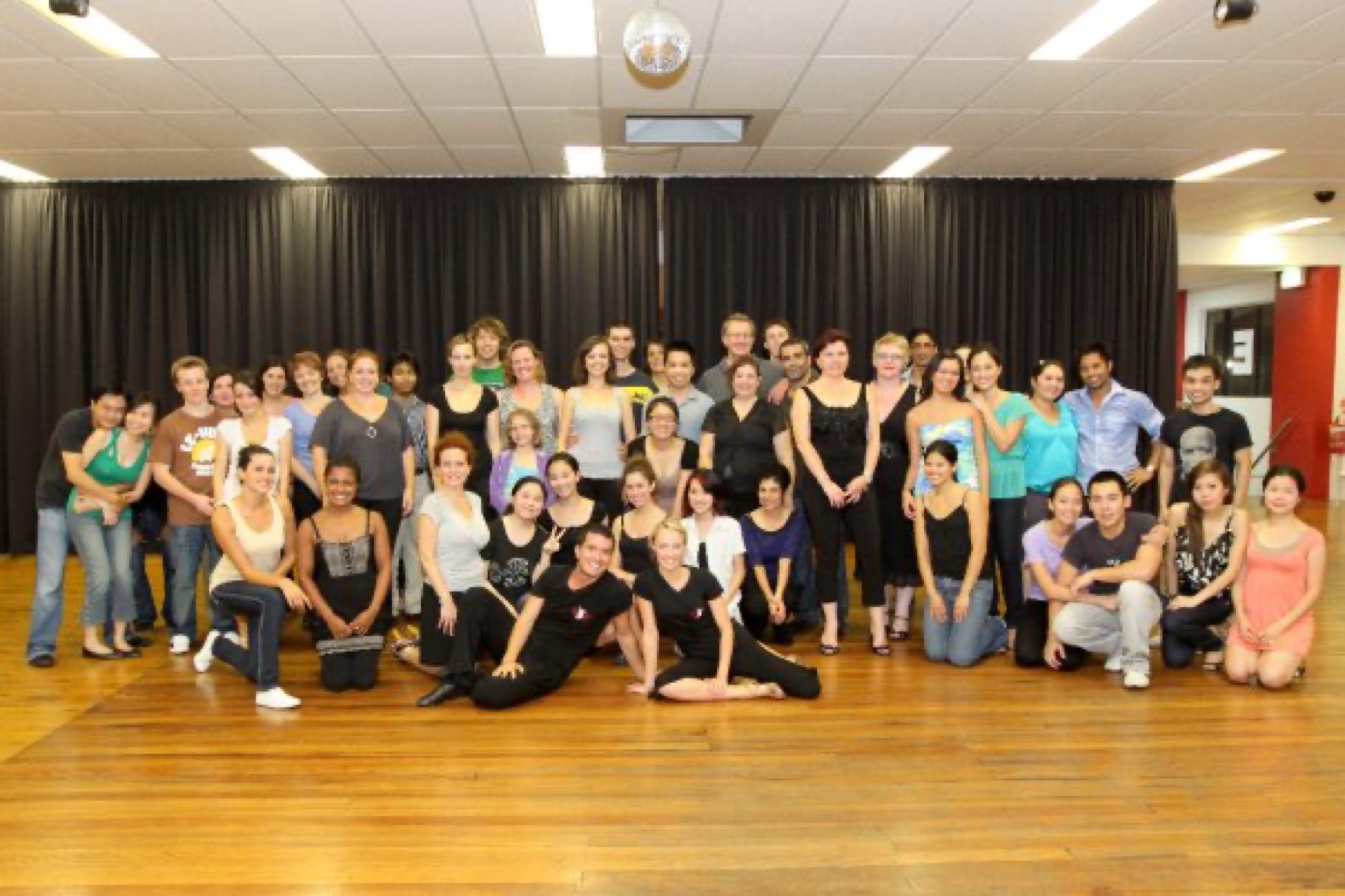 Teaching with Oliver Pineda, class shot